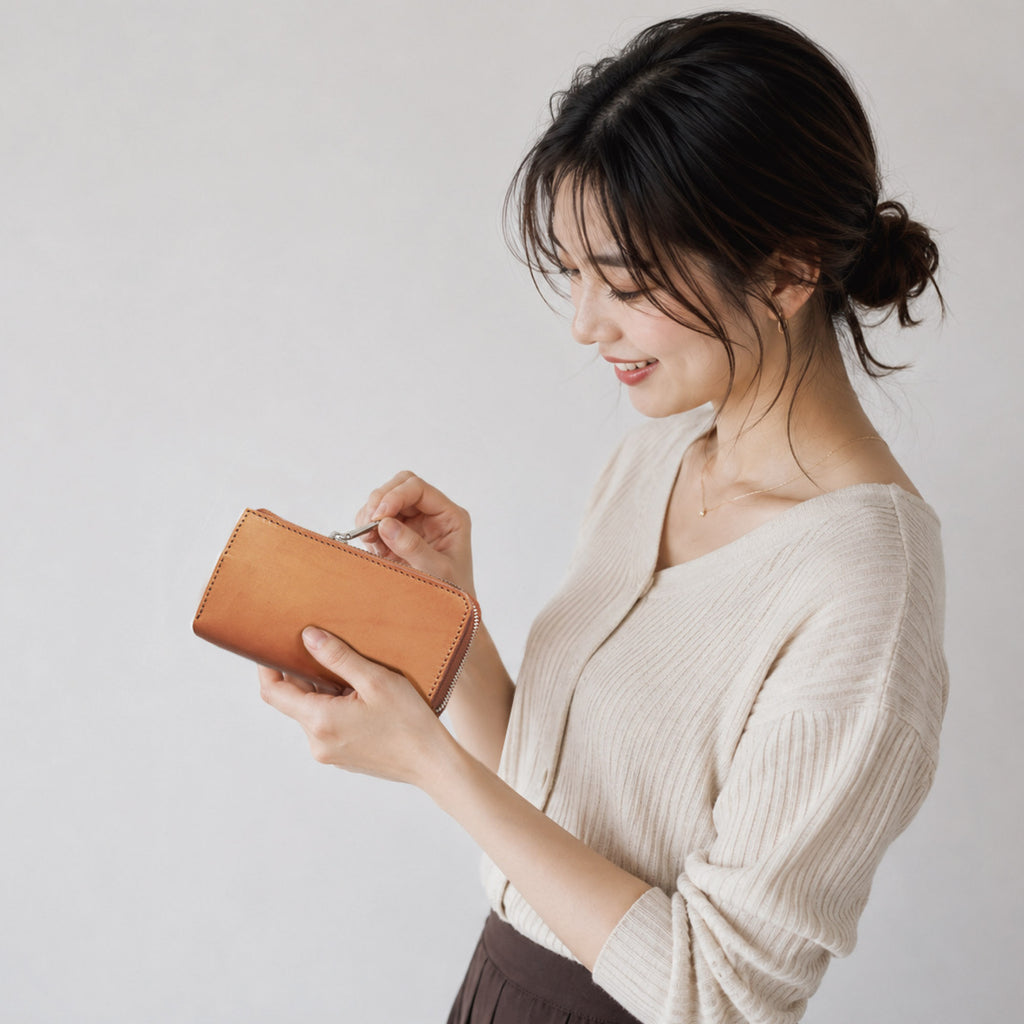 A zipper wallet that's a bit shorter than a long wallet